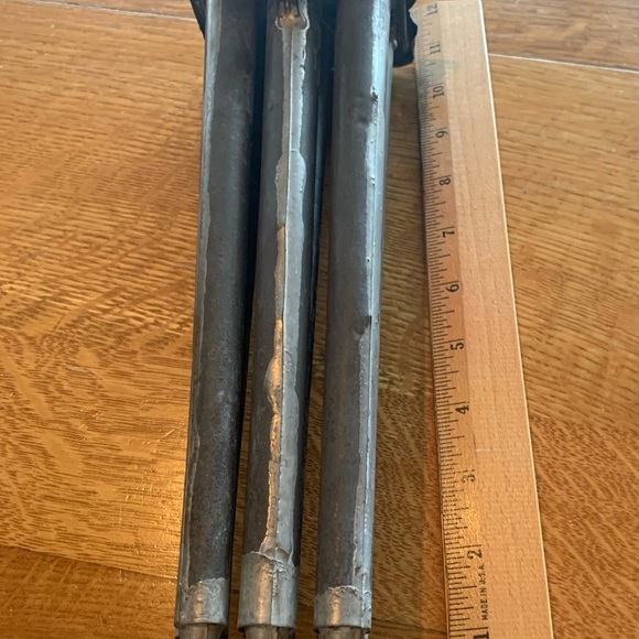 Vintage Old and Primitive Candle Mold from Connecticut Farm - Picture 4 of 6